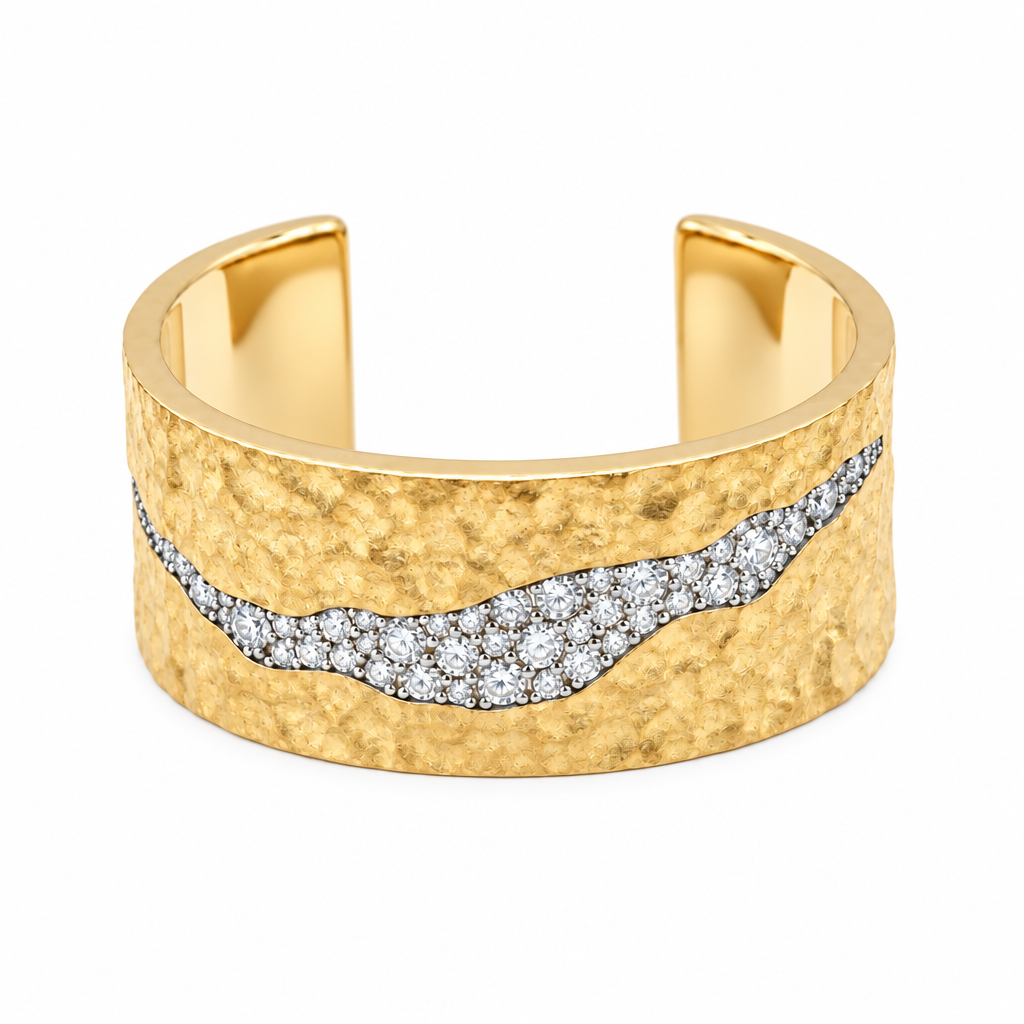 Cuff with consistent framing